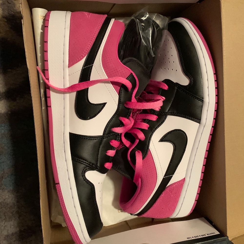 Retro 1 low fuchsia